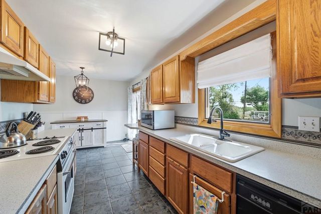 2107 Carson Ave, La Junta, CO 81050