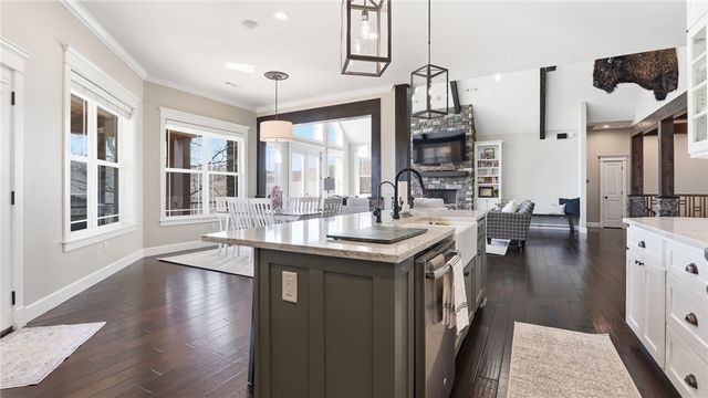 2413 N Autumn View Drive, Fayetteville, AR 72701