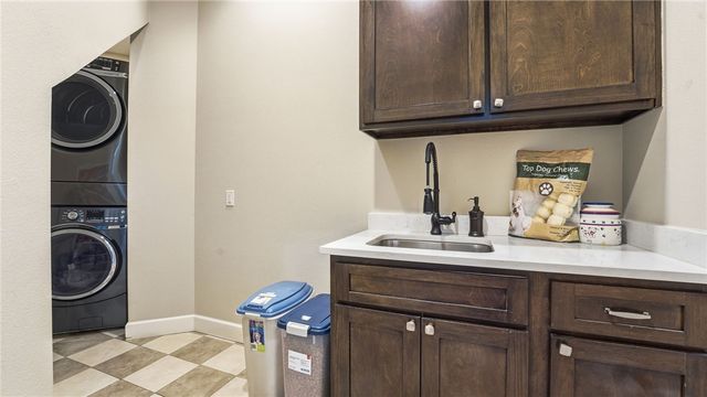 2413 N Autumn View Drive, Fayetteville, AR 72701