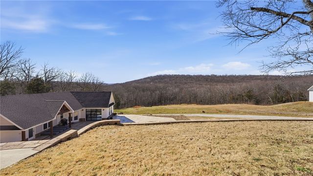 2413 N Autumn View Drive, Fayetteville, AR 72701