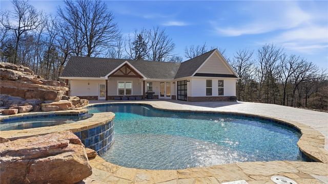 2413 N Autumn View Drive, Fayetteville, AR 72701