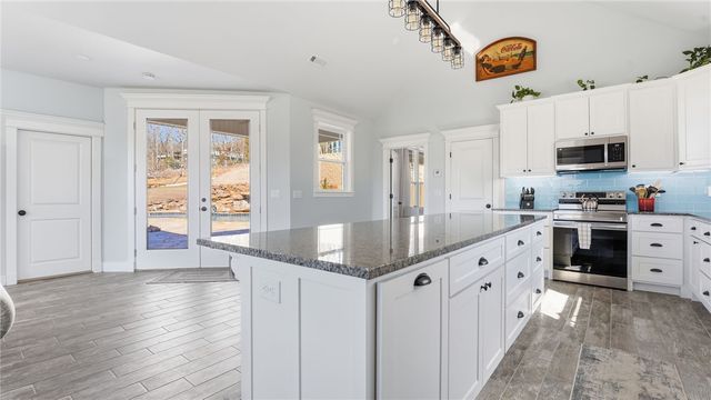 2413 N Autumn View Drive, Fayetteville, AR 72701