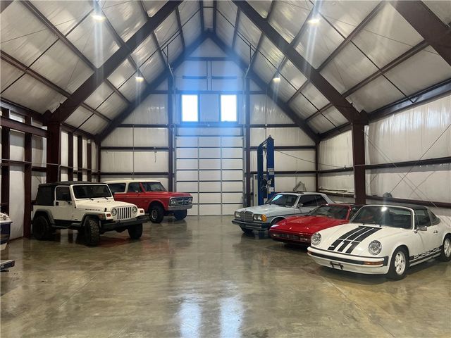 2413 N Autumn View Drive, Fayetteville, AR 72701