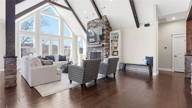 2413 N Autumn View Drive, Fayetteville, AR 72701