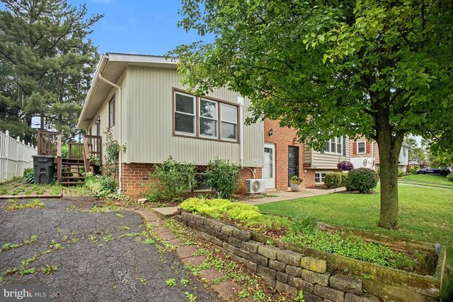 541 GOLDEN ST, Lititz, PA 17543