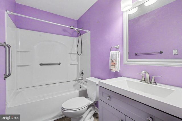 541 GOLDEN ST, Lititz, PA 17543