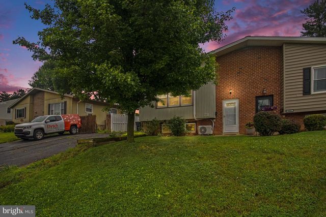 541 GOLDEN ST, Lititz, PA 17543