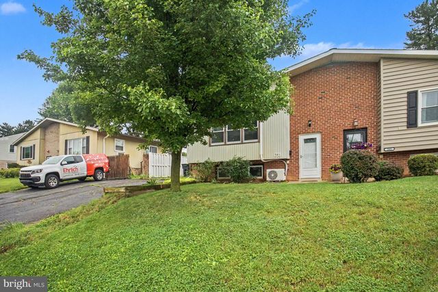 541 GOLDEN ST, Lititz, PA 17543