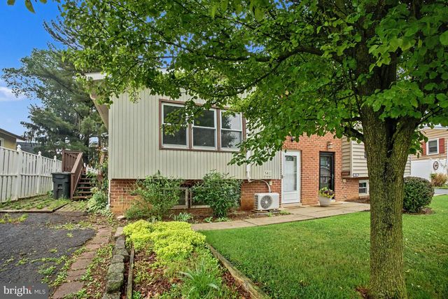 541 GOLDEN ST, Lititz, PA 17543