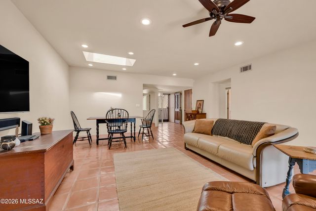 5800 E Cochise Trail, Tucson, AZ 85750