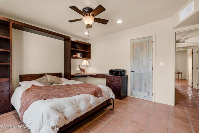 5800 E Cochise Trail, Tucson, AZ 85750