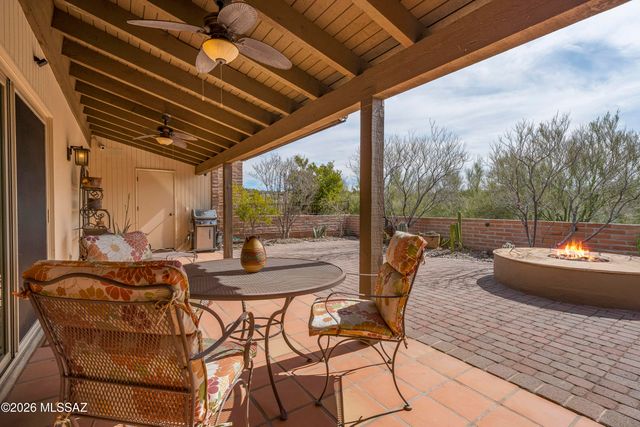 5800 E Cochise Trail, Tucson, AZ 85750