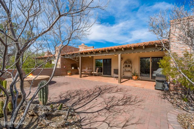 5800 E Cochise Trail, Tucson, AZ 85750