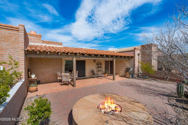 5800 E Cochise Trail, Tucson, AZ 85750