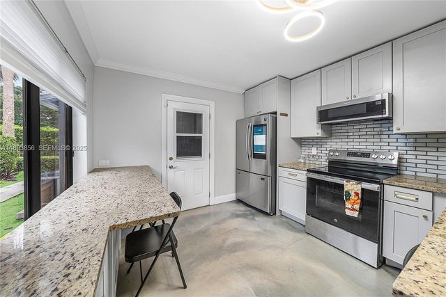3875 Island Club W, Lantana, FL 33462