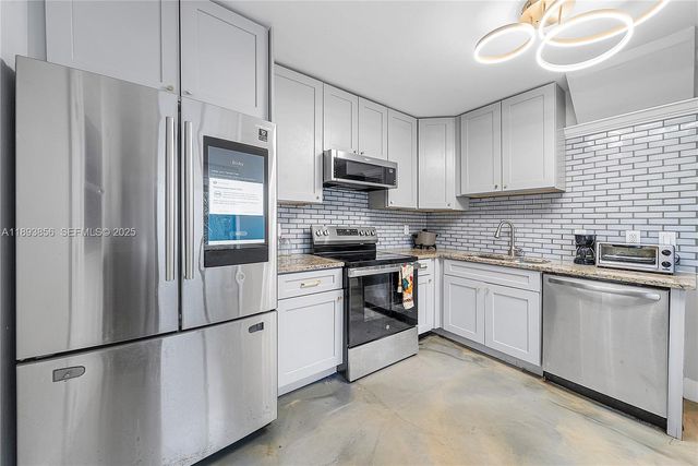 3875 Island Club W, Lantana, FL 33462