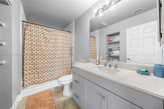 3875 Island Club W, Lantana, FL 33462
