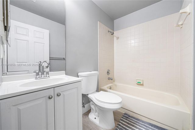 3875 Island Club W, Lantana, FL 33462