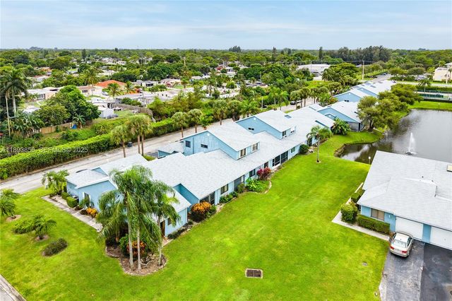 3875 Island Club W, Lantana, FL 33462
