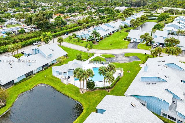 3875 Island Club W, Lantana, FL 33462