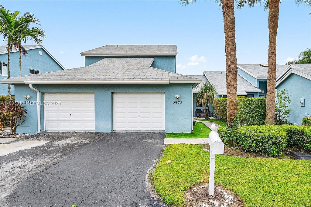 3875 Island Club W, Lantana, FL 33462