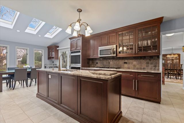 1632 Longvalley Drive, Northbrook, IL 60062