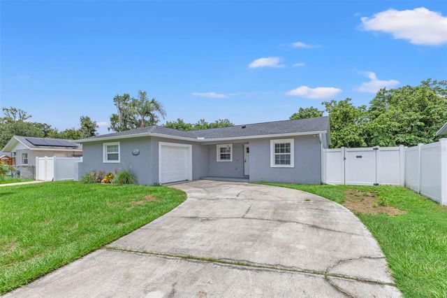 560 ROBIN HILL CIRCLE, Brandon, FL 33510