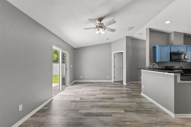 560 ROBIN HILL CIRCLE, Brandon, FL 33510