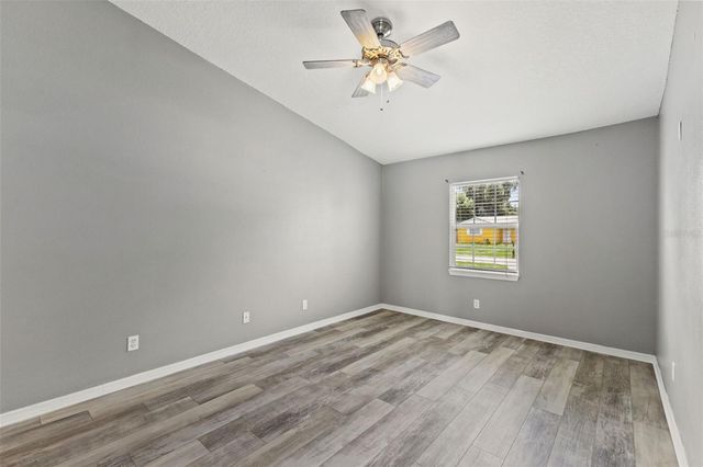 560 ROBIN HILL CIRCLE, Brandon, FL 33510