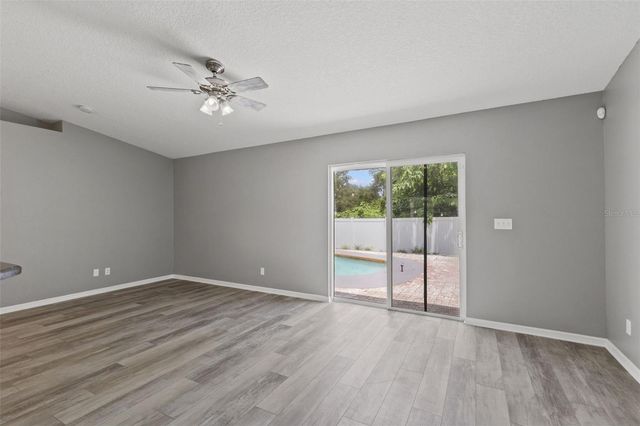 560 ROBIN HILL CIRCLE, Brandon, FL 33510