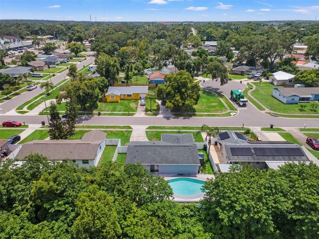 560 ROBIN HILL CIRCLE, Brandon, FL 33510