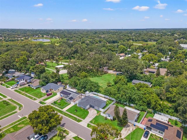 560 ROBIN HILL CIRCLE, Brandon, FL 33510