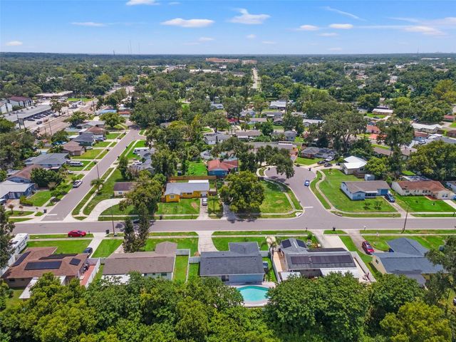 560 ROBIN HILL CIRCLE, Brandon, FL 33510