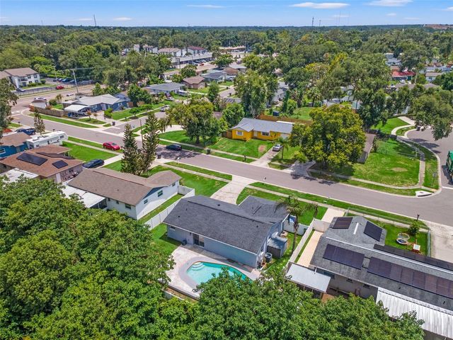 560 ROBIN HILL CIRCLE, Brandon, FL 33510