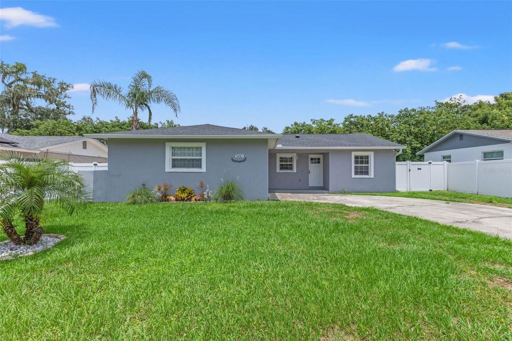 560 ROBIN HILL CIRCLE, Brandon, FL 33510