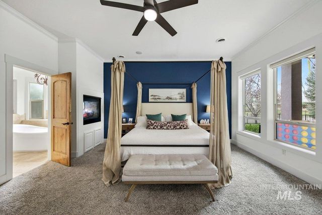 1013 E Rivers End Drive, Eagle, ID 83616