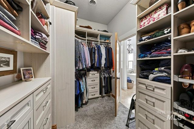 1013 E Rivers End Drive, Eagle, ID 83616