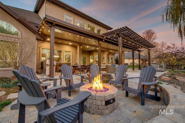 1013 E Rivers End Drive, Eagle, ID 83616