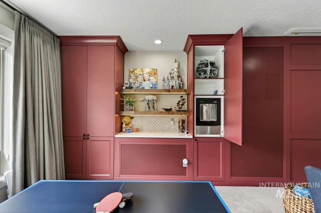 1013 E Rivers End Drive, Eagle, ID 83616