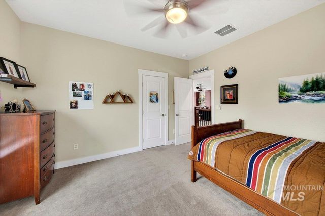 1013 E Rivers End Drive, Eagle, ID 83616