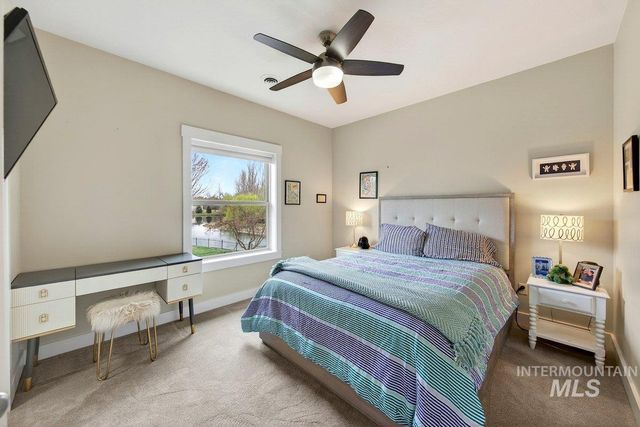 1013 E Rivers End Drive, Eagle, ID 83616