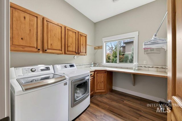 1013 E Rivers End Drive, Eagle, ID 83616