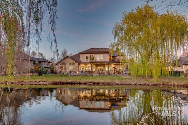 1013 E Rivers End Drive, Eagle, ID 83616