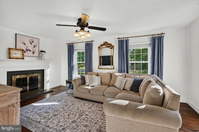 1409 ASHCOM DR, Downingtown, PA 19335