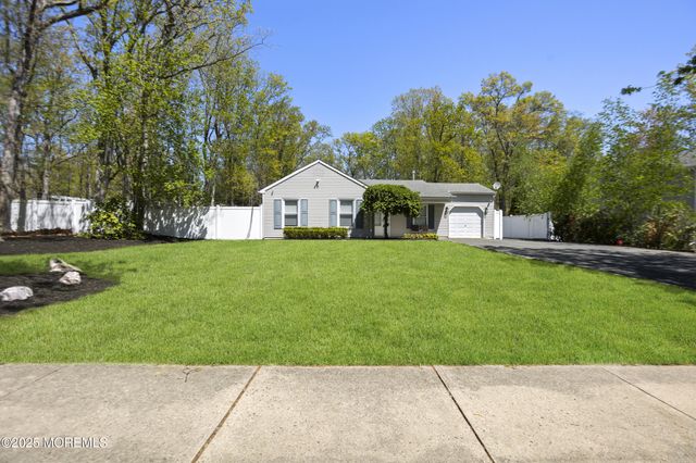 28 Ashford Road, Jackson, NJ 08527