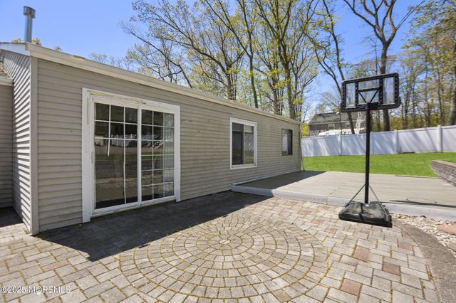 28 Ashford Road, Jackson, NJ 08527