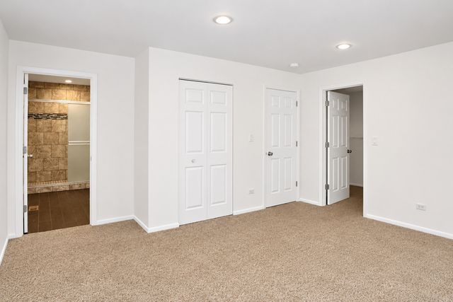 697 Hickory Drive, Buffalo Grove, IL 60089