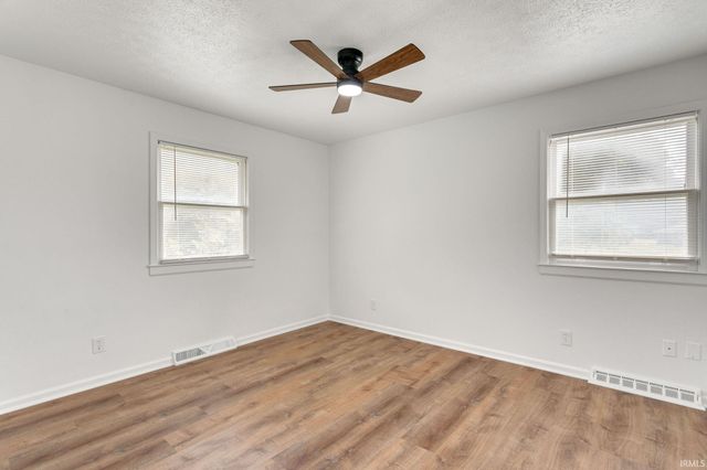 16765 Valley Forge Lane, Granger, IN 46530