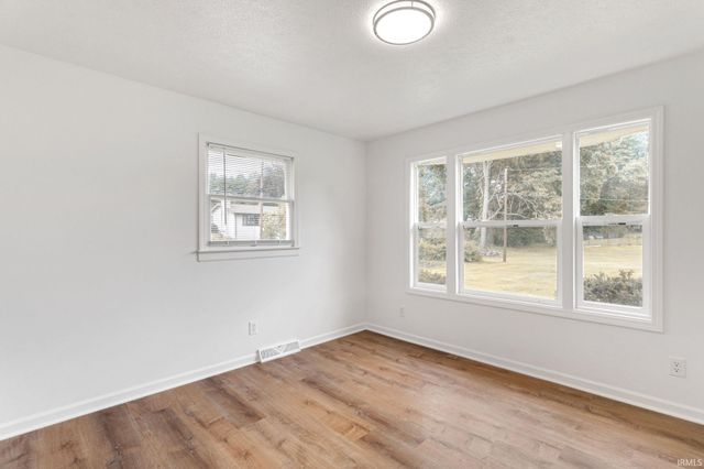 16765 Valley Forge Lane, Granger, IN 46530