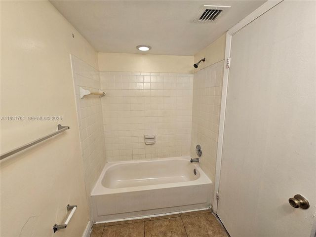 5686 Rock Island Rd 126, Tamarac, FL 33319